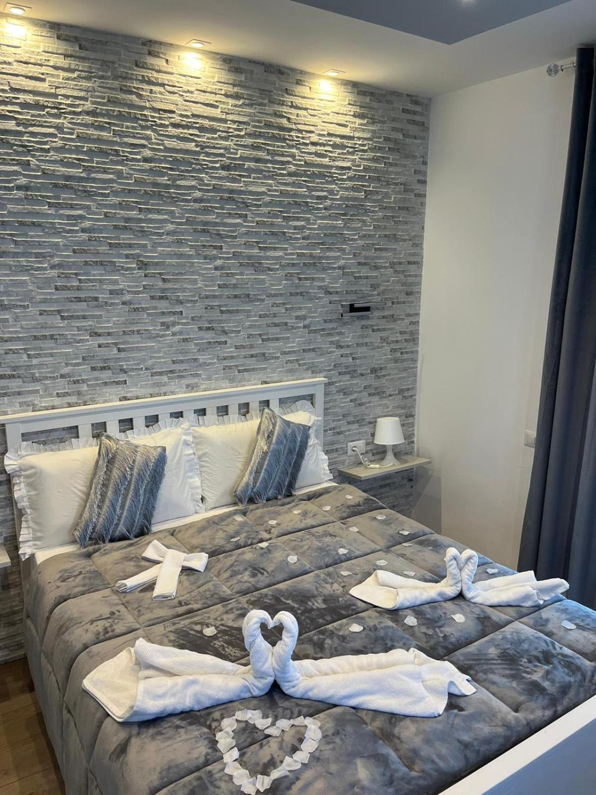 فندق New House فيوميتشينو المظهر الخارجي الصورة