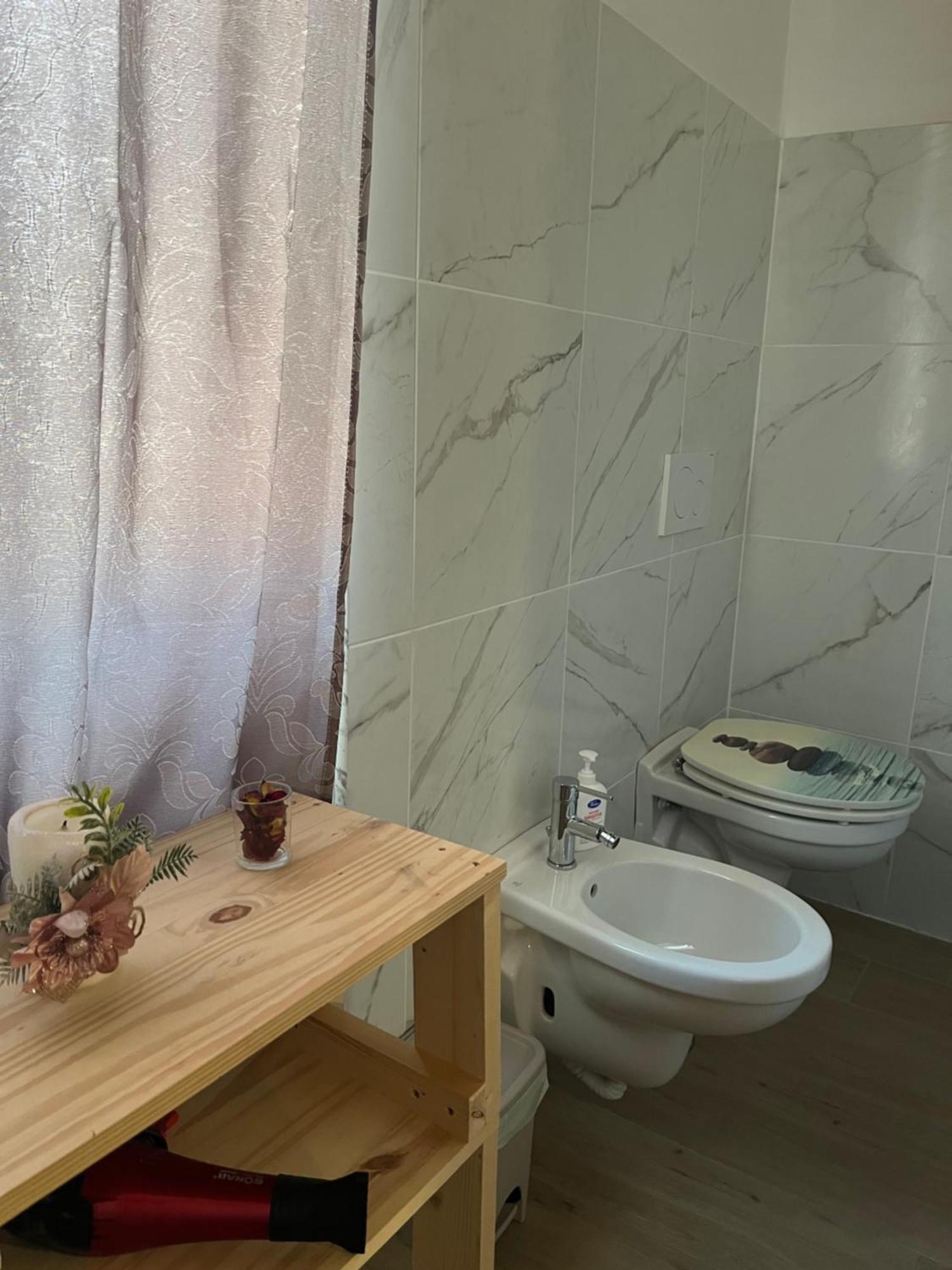 فندق New House فيوميتشينو المظهر الخارجي الصورة