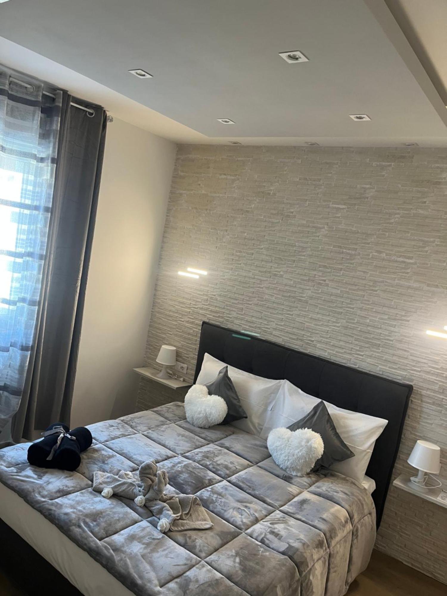 فندق New House فيوميتشينو المظهر الخارجي الصورة