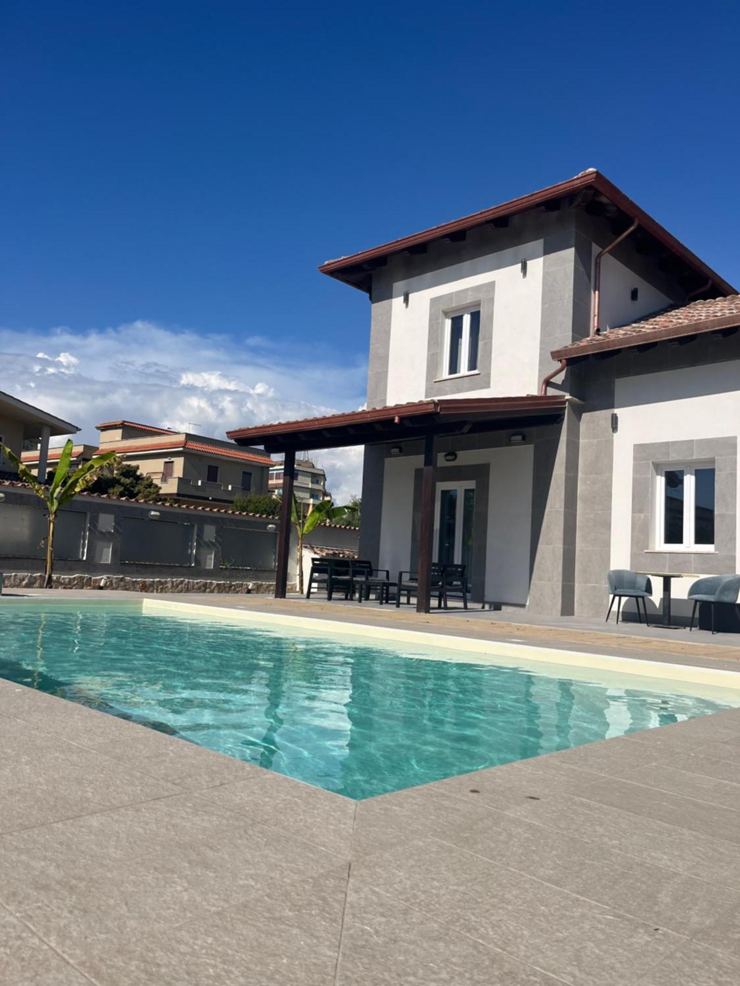 فندق New House فيوميتشينو المظهر الخارجي الصورة
